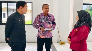 สช.อ.เมืองนราธิวาส คณะกรรมการตรวจรับงานการพัฒนาโครงสร้างด้านกายภาพโรงเรียนเอกชนสอนศาสนาอิสลามในโครงการตามพระราชดำริฯ ปีงบประมาณ พ.ศ. 2569 ร่วมลงพื้นที่ตรวจรับงาน (อาคารละหมาด งวดที่ 3) ณ โรงเรียนนราวิทย์อิสลาม