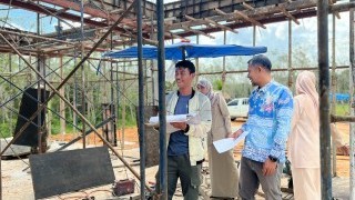 ผอ.สช.อ.เมืองนราธิวาส ตรวจรับงานก่อสร้างงวดที่ 1 การก่อสร้างอาคารสำนักงานการศึกษาเอกชนอำเภอระแงะแห่งใหม่