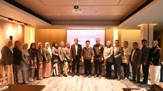 ร่วมในการอบรมเชิงปฏิบัติการการพัฒนาทักษะการนิเทศและการเป็นโค้ช สำหรับครูพี่เลี้ยงโครงการ ภายใต้โครงการวิจัย “การพัฒนาสมรรถนะครูในการบูรณาการปัญญาประดิษฐ์และ การใช้แพลตฟอร์ม AI