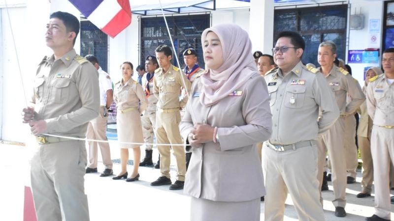 กิจกรรมเคารพธงชาติทุกวันจันทร์ เพื่อเป็นการสำนึกคุณ “ชาติ ศาสน์ กษัตริย์” อีกทั้งเพื่อสร้างความสามัคคี ปรองดอง และเคารพในความเป็นชาติไทย