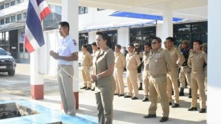  เคารพธงชาติทุกวันจันทร์ ณ ที่ว่าการอำเภอแว้ง จังหวัดนราธิวาส การจัดกิจกรรมดังกล่าวมีวัตถุประสงค์เพื่อปลูกฝังจิตสำนึกในคุณค่าของ “ชาติ ศาสนา พระมหากษัตริย์” เสริมสร้างความสามัคคี ความปรองดอง และความภาคภูมิใจในความเป็นชาติไทย พร้อมทั้งเป็นโอกาสในการพบปะ รับฟังข้อราชการ