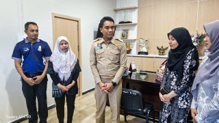 ร่วมเข้าเยี่ยมอวยพร กล่าวสวัสดีปีใหม่ นายกิตติพงษ์ อำพันธ์ นายอำเภอยี่งอ   