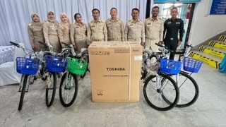 ร่วมมอบสิ่งของให้กับอำเภอสุไหงปาดี ในงาน “วันรวมน้ำใจสู่กาชาด” เพื่อจะนำไปใช้เป็นของรางวัลภายในกิจกรรมออกร้านมัจฉากาชาด ประจำปี 2569 ระหว่างวันที่ 9-19 พฤษภาคม 2569