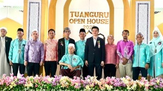 ผอ.สช.อ.เมืองนราธิวาส ร่วมพิธีเปิดงานมหกรรมการแข่งขันทักษะทางวิชาการ “Tuan Gura Open House 2025” ณ โรงเรียนดารุสสาลาม