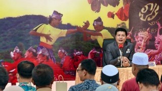 ประชุมชี้แจงคณะกรรมการดำเนินการทดสอบทางการศึกษาระดับชาติ ด้านอิสลามศึกษา (I-NET) ระดับสนามสอบ ณ ห้องประชุมใบไม้สีทอง 