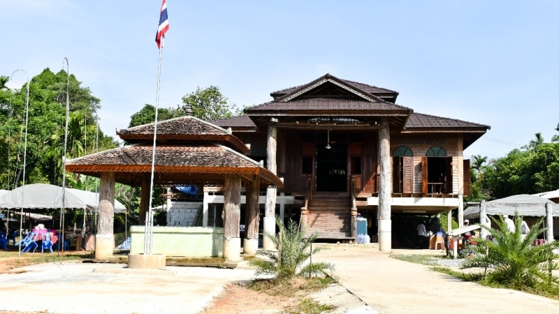 ลงพื้นที่ตรวจสอบความพร้อมในการจัดตั้ง “สถาบันศึกษาปอเนาะมะฮัดนูรูลอีมานจือเม” อำเภอแว้ง จังหวัดนราธิวาส โดยมีวัตถุประสงค์เพื่อประเมินความพร้อมด้านอาคารสถานที่ บุคลากร หลักสูตรการเรียนการสอน ตลอดจนระบบการบริหารจัดการของสถานศึกษา ให้เป็นไปตามหลักเกณฑ์และมาตรฐานที่กำหนด