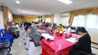 ประชุมเตรียมความพร้อมโครงการมหกรรมวิชาการและกีฬาสัมพันธ์ ศูนย์การศึกษาอิสลามประจำมัสยิด (ตาดีกา) อำเภอแว้ง ประจำปี 2569 ครั้งที่ 5 ณ ห้องประชุมอำเภอแว้ง เพื่อวางแผนการดำเนินงาน กำหนดรูปแบบกิจกรรม