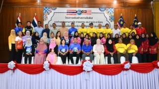ร่วมให้การต้อนรับคณะจากประเทศมาเลเซีย ในโอกาสเดินทางมาร่วมกิจกรรมโครงการกีฬาเชื่อมสัมพันธ์ ไทย - มาเลเซีย