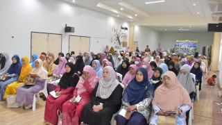 ประชุมโครงการฝึกอบรมเพื่อเสริมสมรรถนะการจัดการชั้นเรียน สำหรับครูผู้สอนศูนย์การศึกษาอิสลามประจำมัสยิด (ตาดีกา)