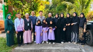 ร่วมต้อนรับนายภิญญา รัตนวรชาติ ผู้อำนวยการสำนักงานการศึกษาเอกชนจังหวัดนราธิวาส เนื่องในโอกาสลงพื้นที่ตรวจเยี่ยมสถานศึกษา