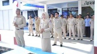 ร่วมกิจกรรมเคารพธงชาติทุกวันจันทร์ เพื่อเป็นการสำนึกคุณ “ชาติ ศาสน์ กษัตริย์” อีกทั้งเพื่อสร้างความสามัคคี ปรองดอง และเคารพในความเป็นชาติไทย