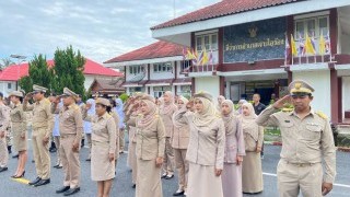 สช.อำเภอเจาะไอร้อง ร่วมกิจกรรมเคารพธงชาติ และพบปะส่วนราชการอำเภอเจาะไอร้อง
