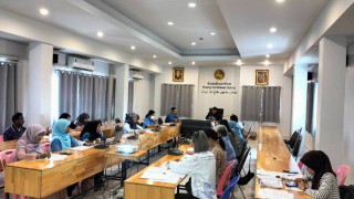 สช.อ.เมืองนราธิวาส ร่วมการประชุมโครงการนำเสนอผลการจัดเก็บและรับรองคุณภาพข้อมูล จปฐ.ระดับอำเภอ