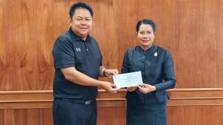 ร่วมสมทบทุนในงานกาชาดอำเภอแว้ง จังหวัดนราธิวาส พร้อมทั้งมอบสิ่งของ “ตู้ปันสุข” เพื่อช่วยเหลือและแบ่งปันแก่ประชาชนในพื้นที่อำเภอแว้ง จังหวัดนราธิวาส