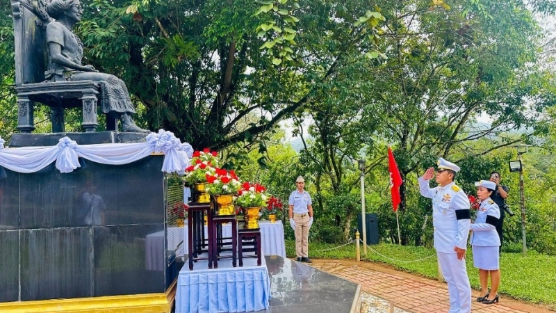 ร่วมพิธีถวายเครื่องราชสักการะ เพื่อน้อมรำลึก เนื่องในโอกาสวันคล้ายวันพระราชสมภพ สมเด็จพระศรีนครินทราบรมราชชนนี และวัน พอ.สว.ประจำปี 2569