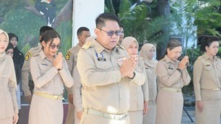กิจกรรม เคารพธงชาติทุกวันจันทร์ ณ ที่ว่าการอำเภอแว้ง จังหวัดนราธิวาส การจัดกิจกรรมดังกล่าวมีวัตถุประสงค์เพื่อปลูกฝังจิตสำนึกในคุณค่าของ “ชาติ ศาสนา พระมหากษัตริย์” เสริมสร้างความสามัคคี ความปรองดอง และความภาคภูมิใจในความเป็นชาติไทย