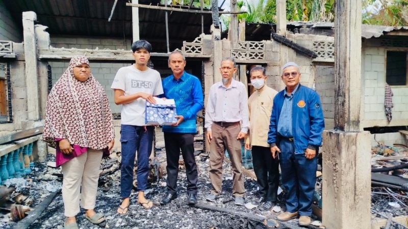 สช.อ.เมืองนราธิวาส ให้การช่วยเหลือเยียวยาผู้เรียนตาดีกาดารุสสาลาม ตะเจ๊ะ ที่ประสบอัคคีภัยที่พักอาศัย