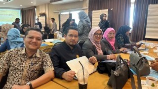 สช.อ.เมืองนราธิวาส ร่วมประชุมจัดทำฐานข้อมูลและคู่มือสำหรับติดตามเด็กและเยาวชนที่หลุดออกจากระบบการศึกษา และคู่มือแนวทางมาตรการป้องกันการออกกลางคันในพื้นที่จังหวัดชายแดนภาคใต้