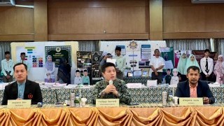 ต้อนรับคณะกรรมการประเมินและคัดเลือกโรงเรียน ผู้บริหารโรงเรียน ครู และนักเรียน โรงเรียนเอกชนสอนศาสนาอิสลามในพื้นที่ภาคใต้ เพื่อเข้าเฝ้าฯ รับพระราชทานรางวัล ประจำปีพุทธศักราช 2568 ระดับจังหวัดนราธิวาส