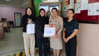 ร่วมมอบสิ่งของ “ตู้ปันสุข”