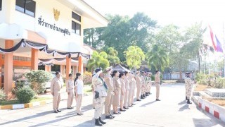 ร่วมเคารพธงชาติตามนโยบายของรัฐบาล เพื่อแสดงถึงความจงรักภักดีต่อสถาบันชาติ ศาสนา และพระมหากษัตริย์