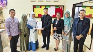 ร่วมรับมอบใบอนุญาตจัดตั้งโรงเรียนในระบบ (โรงเรียนอามีนุดดีนวิทยา)