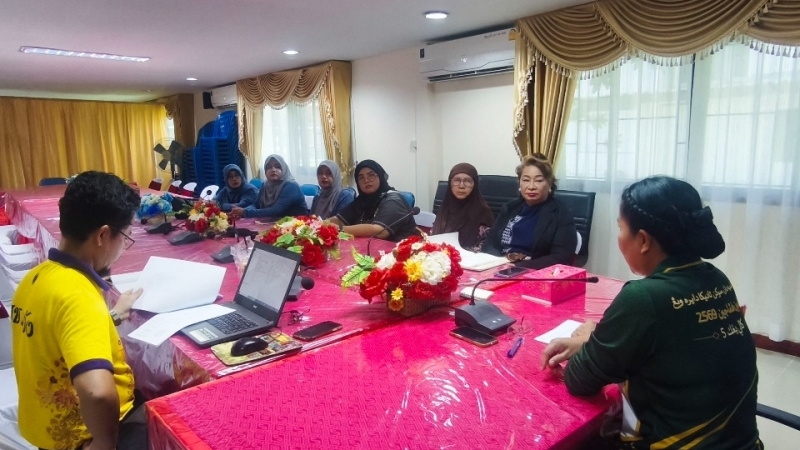 ประชุมคณะครูและผู้บริหาร โรงเรียนวุฒิศาสตร์วิทยา ณ ห้องประชุมสำนักงานการศึกษาเอกชนอำเภอแว้ง เพื่อรับฟังปัญหา ข้อเสนอแนะ และชี้แจงแนวทางการบริหารจัดการเรียนการสอน การบริหารงานสถานศึกษา
