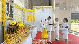 เข้าร่วมพิธีถวายเครื่องราชสักการะและวางพานพุ่ม และพิธีจุดเทียนถวายพระพรชัยมงคล เนื่องในโอกาสวันเฉลิมพระชนมพรรษา พระบาทสมเด็จพระเจ้าอยู่หัว