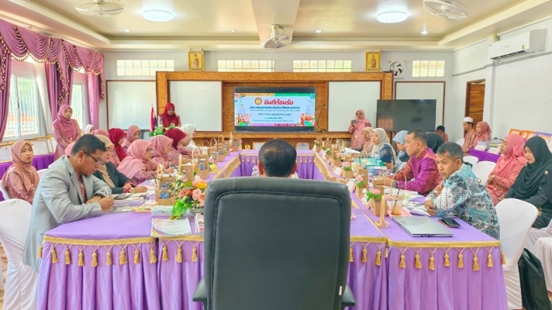 ร่วมให้กำลังใจ โรงเรียนอัชฌากีรีน อำเภอแว้ง ในการรับการประเมินและคัดเลือกโรงเรียน ผู้บริหารโรงเรียน ครู และนักเรียน โรงเรียนเอกชนสอนศาสนาอิสลามภาคใต้ เพื่อเข้าเฝ้าทูลละอองธุลีพระบาทรับรางวัลพระราชทาน ระดับจังหวัด ประจำปีพุทธศักราช 2569 ประเภท ผู้บริหารโรงเรียนและโรงเรียนขนาดกลาง